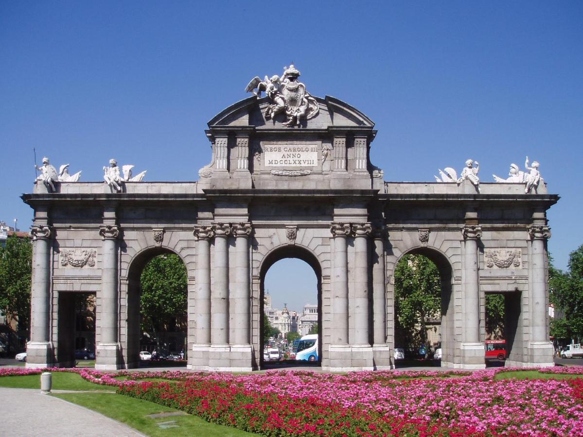 Me Voy A Madrid -Junto Al Parque Del Retiro-4 Exterior photo